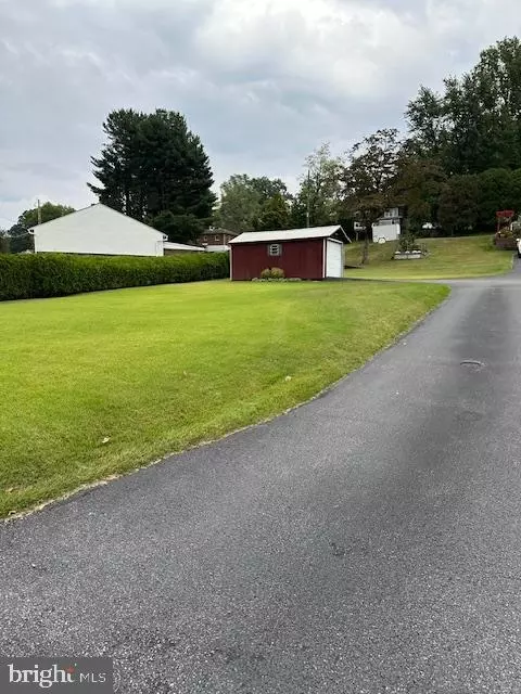 380 Old Lancaster Pike, Reading, PA 19607 photo 4