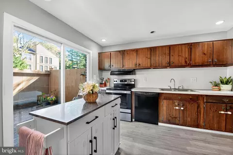 Kitchen - 48 Winged Foot Dr, Reading, PA 19607 photo 4 of 5