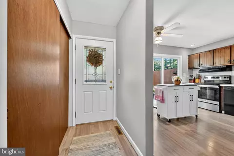 Entry Way - 48 Winged Foot Dr, Reading, PA 19607 photo 1 of 2