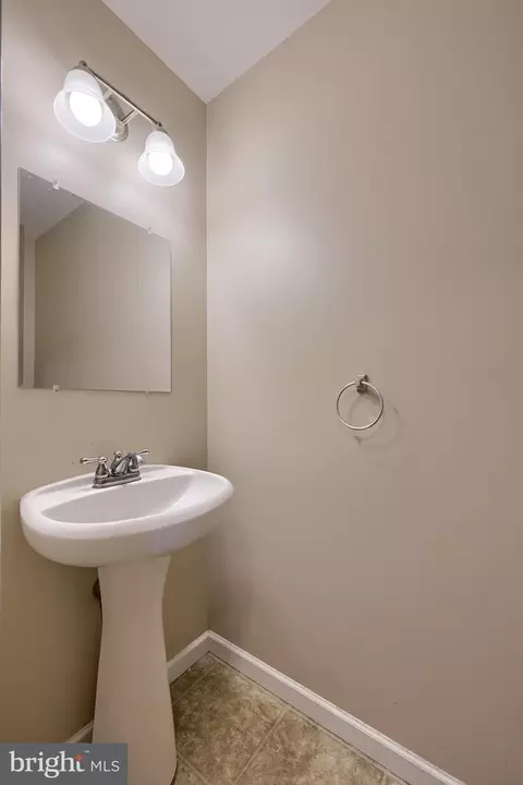 Bath - 504 Longview Dr, Reading, PA 19608 photo 1 of 3