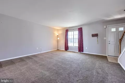 Living - 504 Longview Dr, Reading, PA 19608 photo 4 of 5