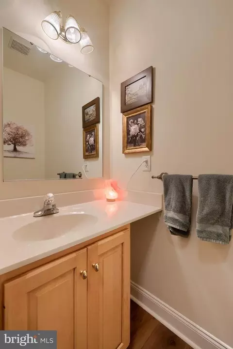 Bath - 2 Newlin Way, Reading, PA 19607 photo 1 of 4