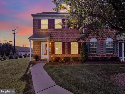 5 Becket Ct, Reading, PA 19607 photo 2
