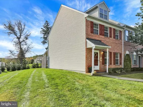 5 Becket Ct, Reading, PA 19607 photo 4