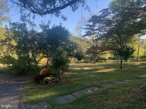 1694 Cedar Top Rd, Reading, PA 19607 photo 4