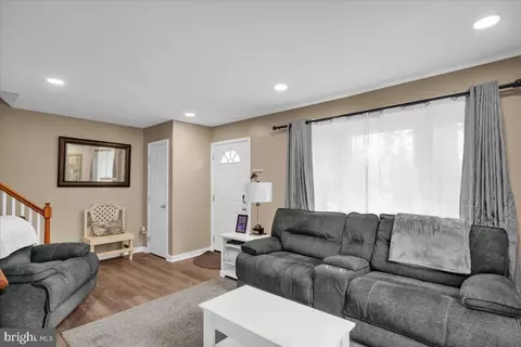 Entry Way - 549 Meade Tc, Reading, PA 19607 photo 2 of 4