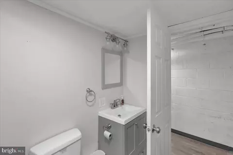 Bath - 549 Meade Tc, Reading, PA 19607 photo 4 of 4