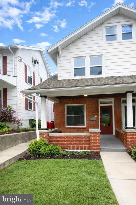 3 Monroe St, Mohnton, PA 19540