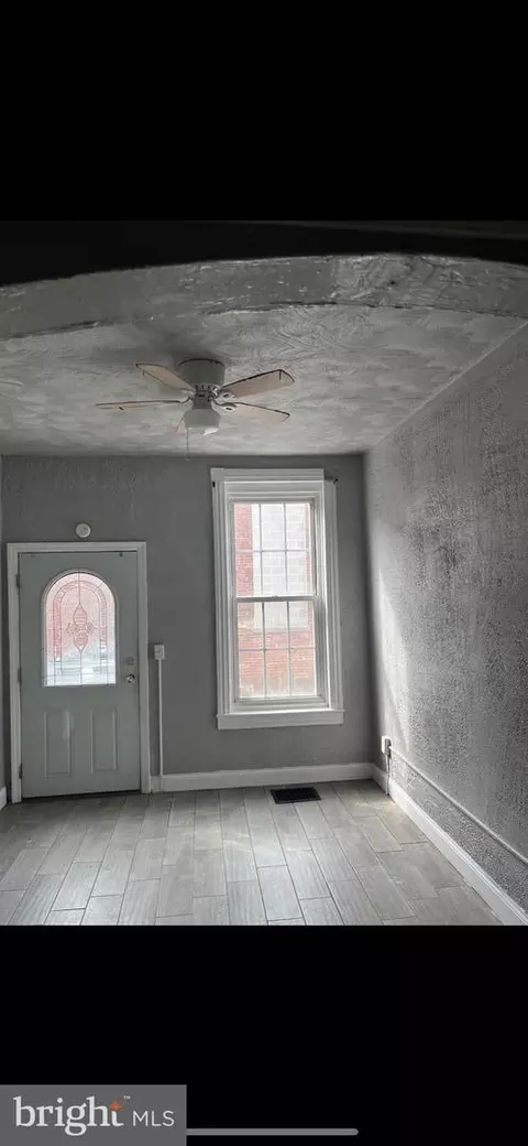 411 Cedar St, Reading, PA 19601 photo 3