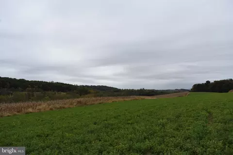 6168 Greenawalt Rd, Lenhartsville, PA 19534