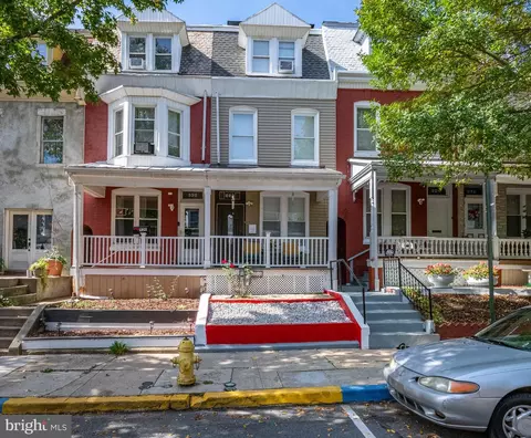 922 Pear St, Reading, PA 19601
