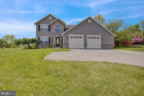 211 Kocher Rd, Reading, PA 19608 photo 2