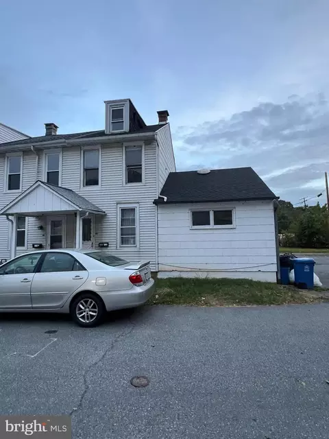 136 Bennett St, Reading, PA 19605