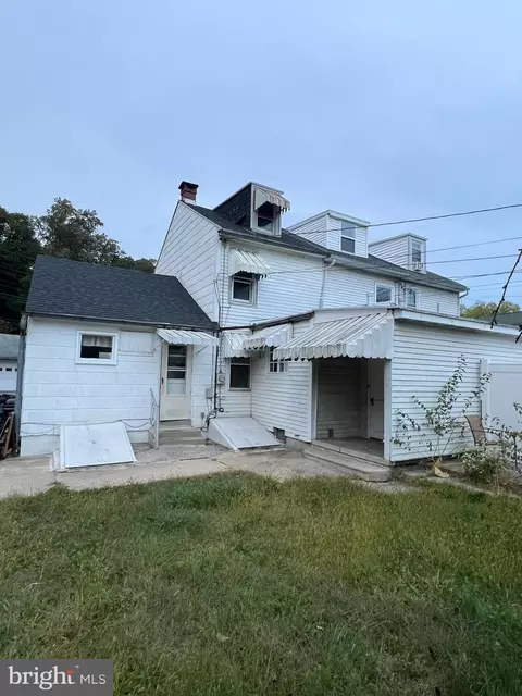 136 Bennett St, Reading, PA 19605 photo 4