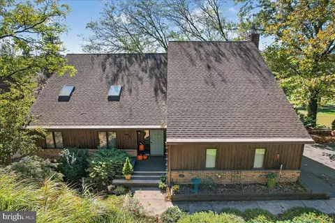 18 Golfview Ln, Reading, PA 19606