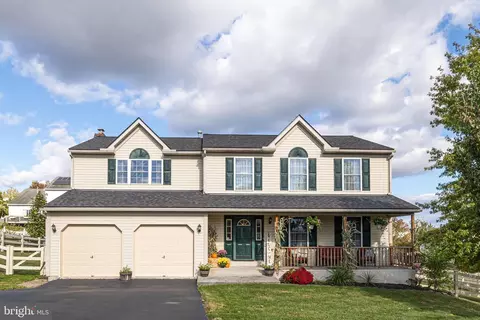 108 Letort Ln, Douglassville, PA 19518