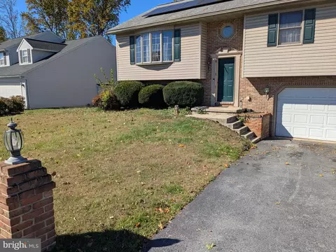 1125 Ashbourne Dr, Reading, PA 19605