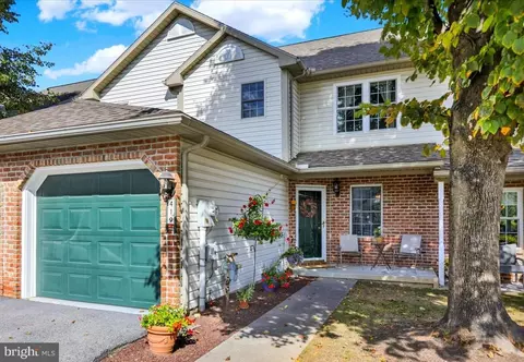 419 Epsilon Dr, Wernersville, PA 19565