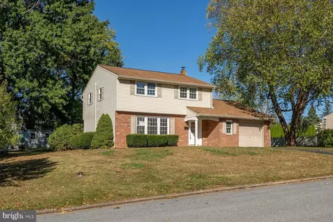 216 Laurelwood Dr, Douglassville, PA 19518