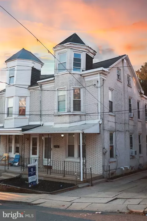 11 Seminary Ave, Reading, PA 19605