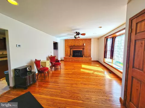 1018 Crestview Ave, Shillington, PA 19607 photo 7