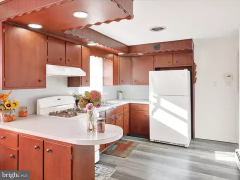 Kitchen - 3908 Reading Crest Ave, Reading, PA 19605 photo 1 of 2