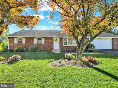 Exterior - 3908 Reading Crest Ave, Reading, PA 19605 photo 3 of 9