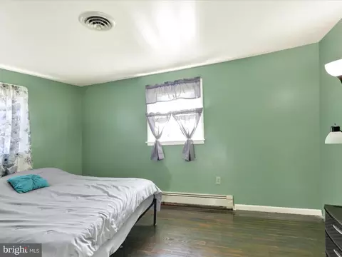 Bedroom - 3908 Reading Crest Ave, Reading, PA 19605 photo 3 of 6