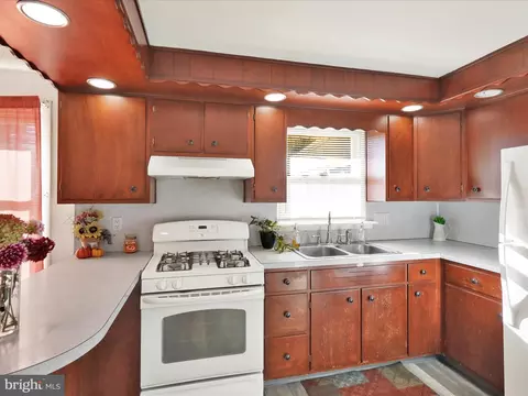 Kitchen - 3908 Reading Crest Ave, Reading, PA 19605 photo 2 of 2