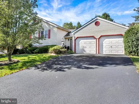 204 Charles Blvd, Reading, PA 19608