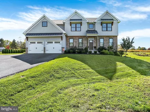 344 Hampshire Rd, Reading, PA 19608