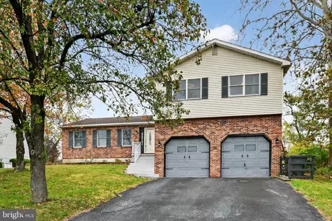 207 Lincoln Dr, Reading, PA 19606