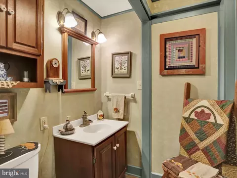 Bath - 31 Imperial Dr, Reading, PA 19607 photo 1 of 2