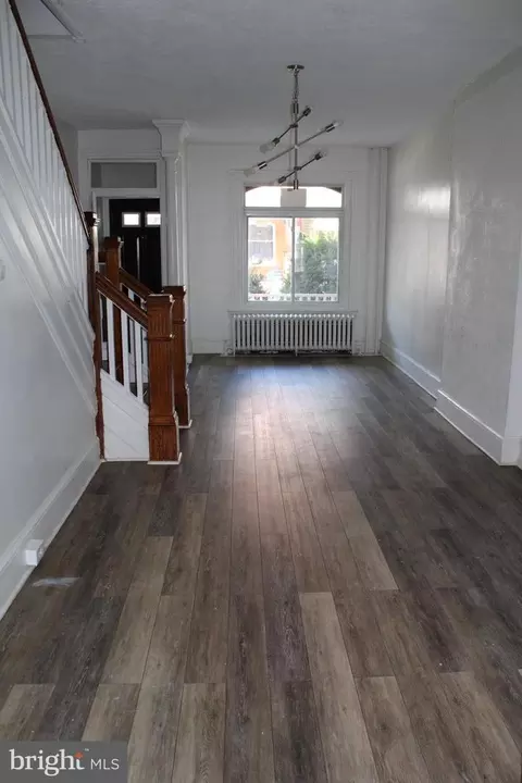 Living - 233 Pear St, Reading, PA 19601 photo 1 of 4