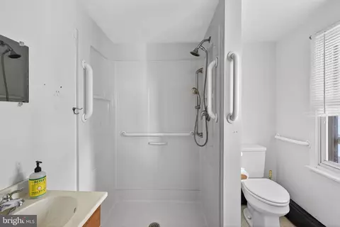Bath - 135 Barto Rd, Barto, PA 19504 photo 2 of 2