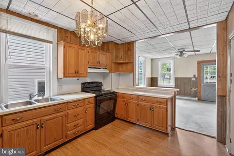 Kitchen - 135 Barto Rd, Barto, PA 19504 photo 3 of 5
