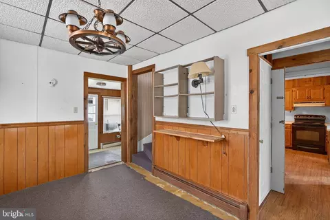 Entry Way - 135 Barto Rd, Barto, PA 19504 photo 4 of 5
