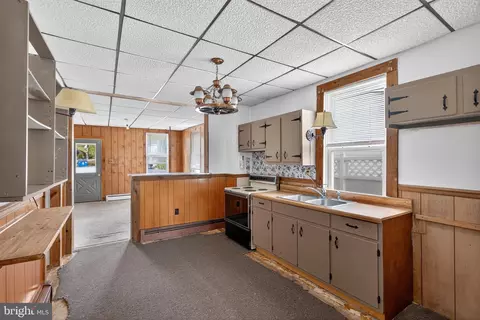 Kitchen - 135 Barto Rd, Barto, PA 19504 photo 5 of 5