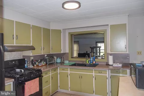 404 Lorane Rd, Reading, PA 19606 photo 3