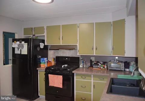 404 Lorane Rd, Reading, PA 19606 photo 4