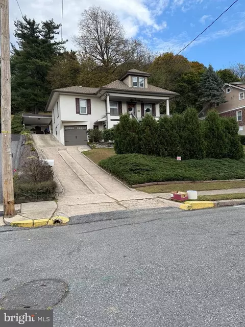 3531 Oak St, Reading, PA 19605