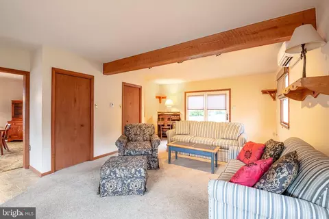 Living - 823 Fritz Ave, Reading, PA 19607 photo 2 of 2