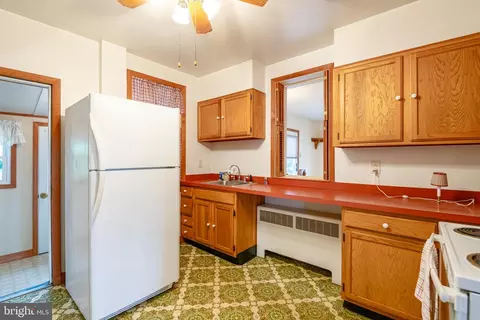 Entry Way - 823 Fritz Ave, Reading, PA 19607 photo 1 of 1