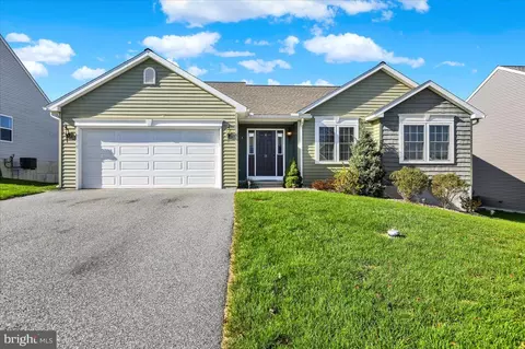 11 Clover Dr, Myerstown, PA 17067