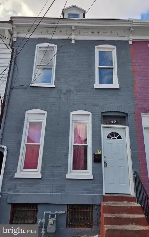 42 Maple St, Reading, PA 19602
