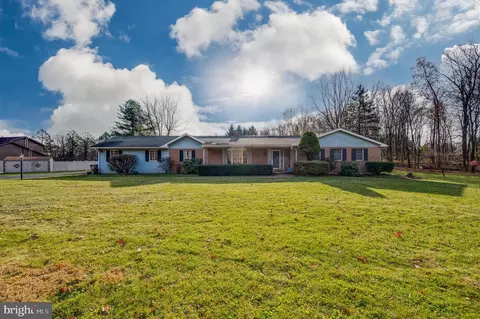 730 Texter Mountain Rd, Robesonia, PA 19551