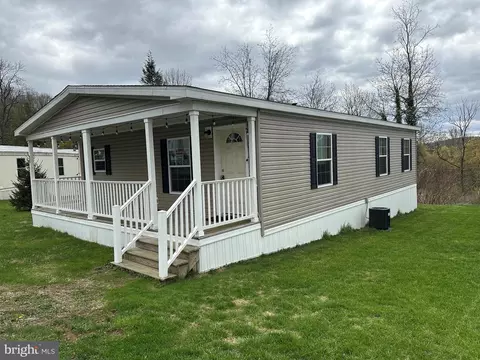 22 Apache Run, Barto, PA 19504