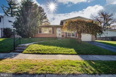 Exterior - 118 Octagon Ave, Sinking Spring, PA 19608 photo 4 of 10