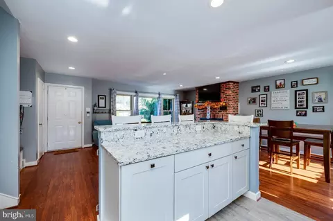 Entry Way - 118 Octagon Ave, Sinking Spring, PA 19608 photo 4 of 5