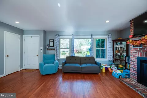 Living - 118 Octagon Ave, Sinking Spring, PA 19608 photo 2 of 2